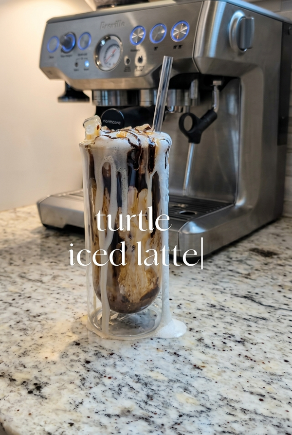 TURTLE ICED LATTE